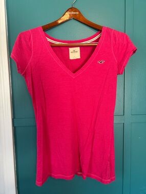 Hollister Women's Hot Pink V-Neck Short Sleeve Tee Size Large